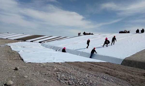 沙漠公路橙子视频app在线下载布铺设重点控制