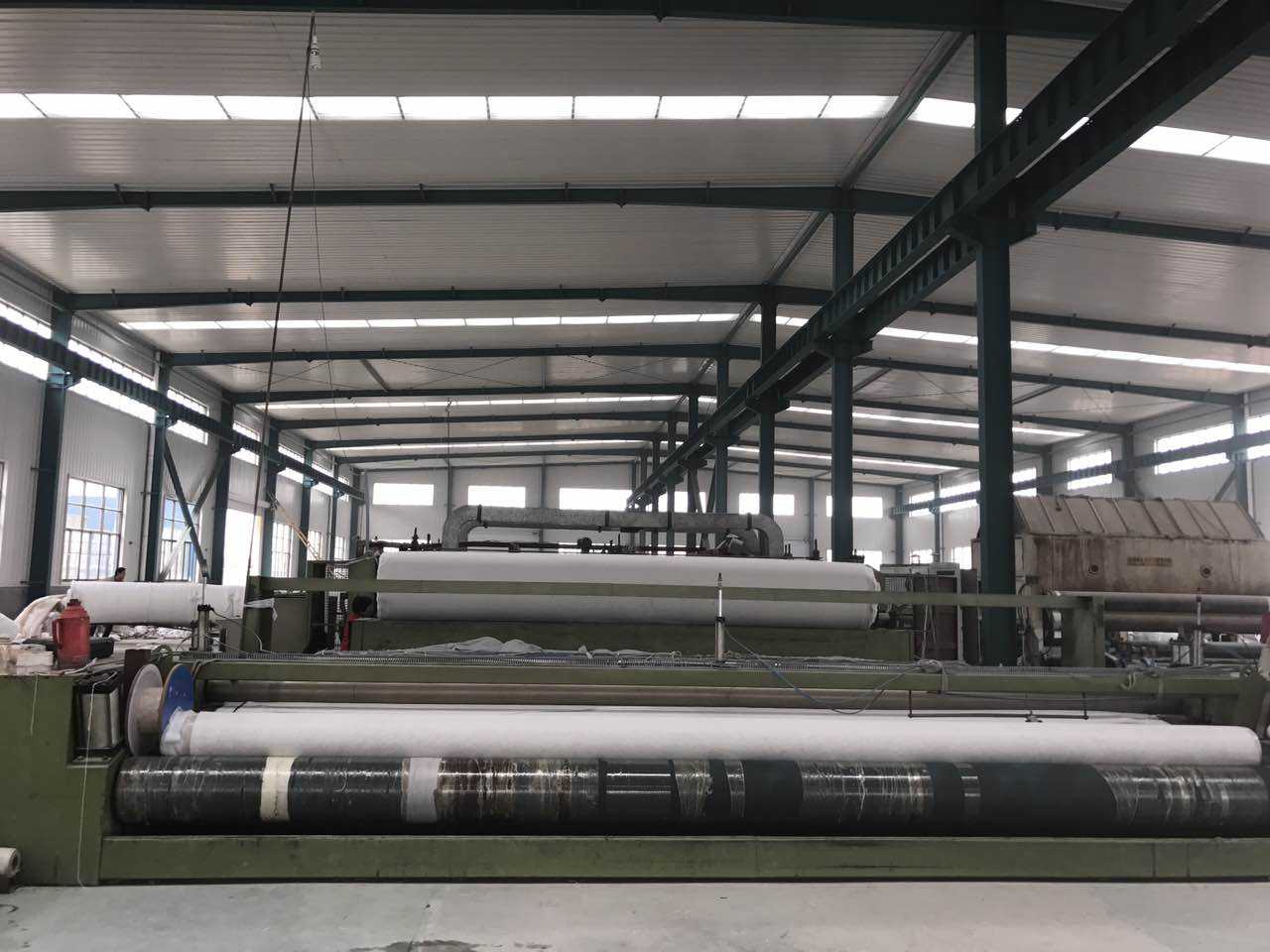 水利水电工程上HDPE橙子视频app在线下载膜防水层体系结构怎样？