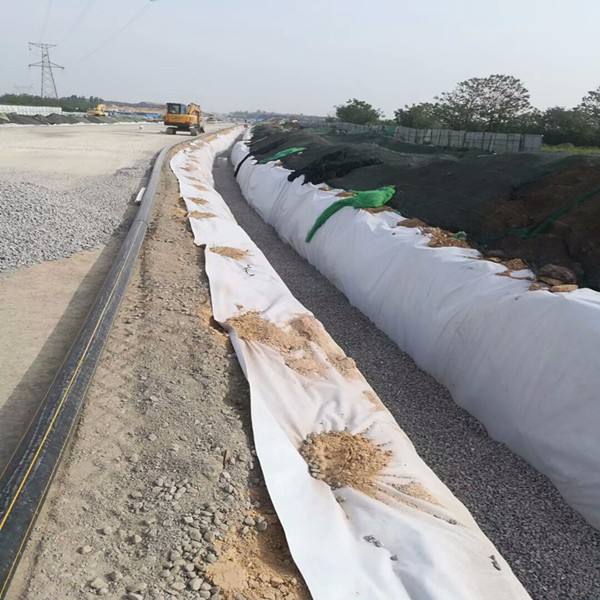 橙子视频app在线下载布进行路基加固铺设立竿见影