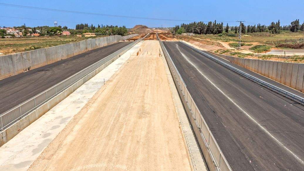 橙子视频app在线下载格栅路基不同沉降量过渡处理