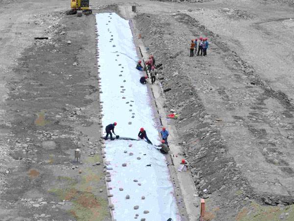 复合橙子视频app在线下载膜渠道搭接根据渠道断面尺寸确定