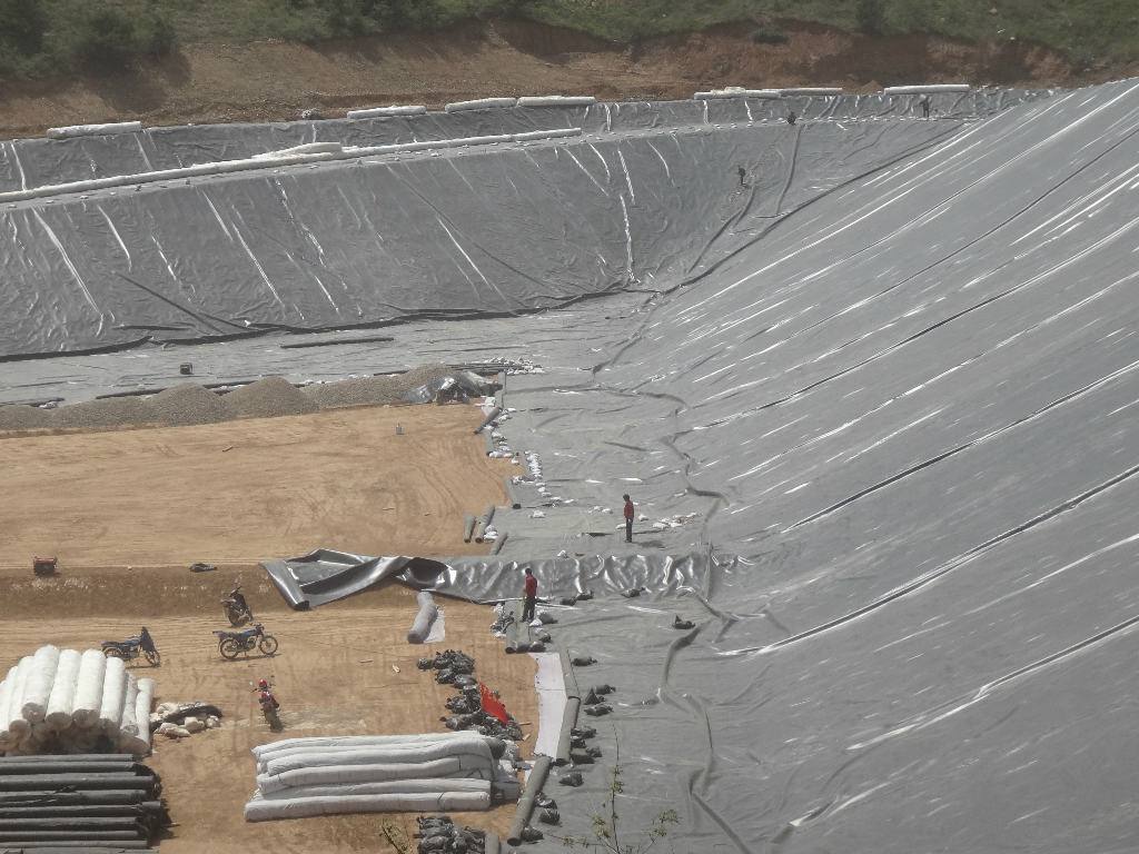 湖底及湖岸采取天然钠基橙子视频ios苹果下载防渗方案