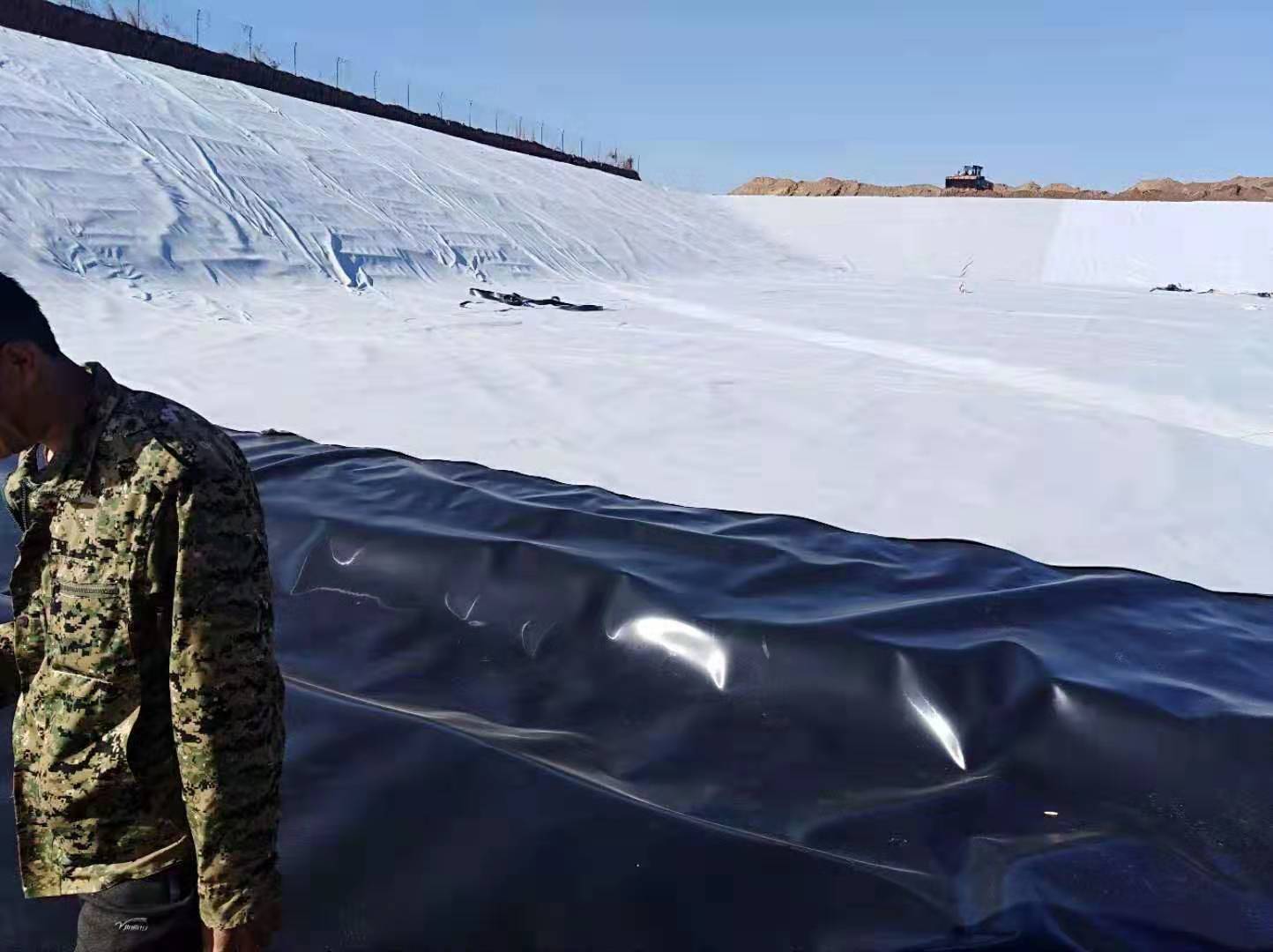 度汛坝体黏土防渗及复合橙子视频app在线下载膜防渗性能方案比选