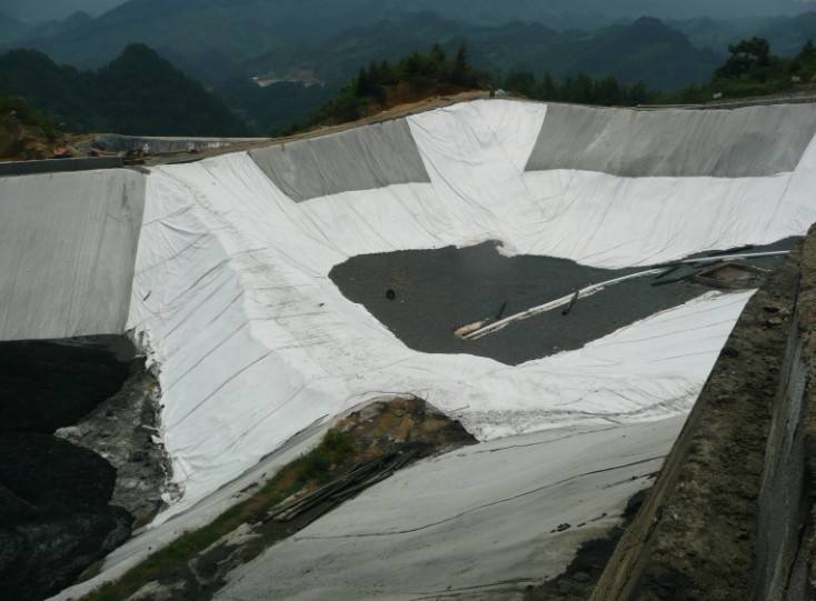 橙子视频app在线下载膜与土的界面强度是影响填埋场正常服役的关键之一