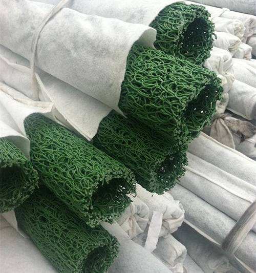 植物纤维毯具有抗冻、抗潮、防冲刷、吸水保湿等优点